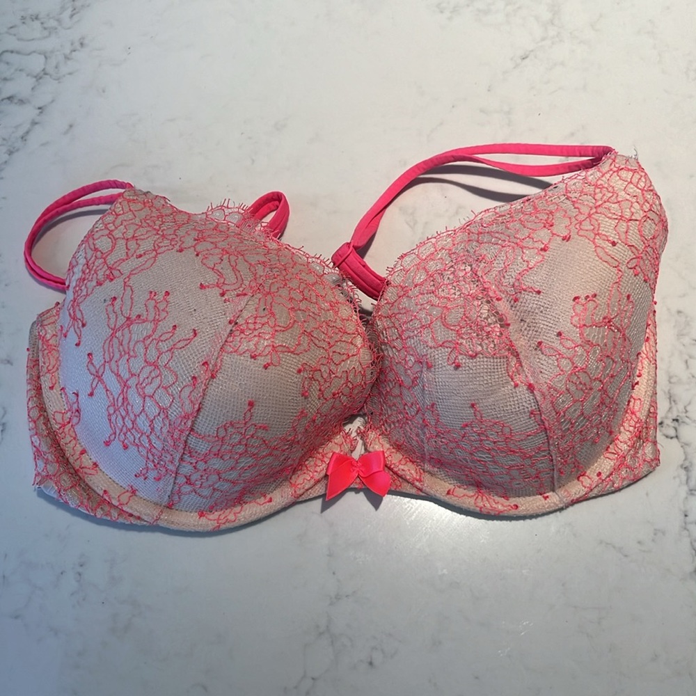 CLOSETCLEANOUT VS Push Up Neon Pink Lace Bra